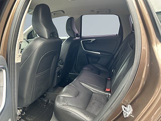 Volvo XC60 D4 AWD Aut Business Edition Pro BLIS/Skinn/Ledramp/Drag – bild 12