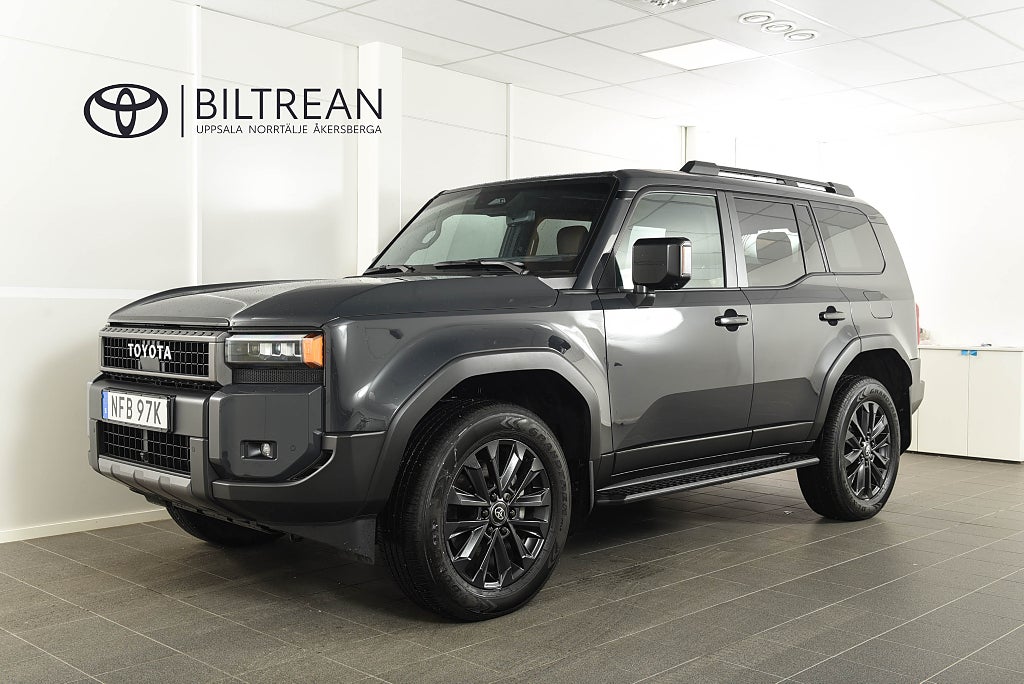 Toyota Land Cruiser 2.8 4WD Executive MOMS