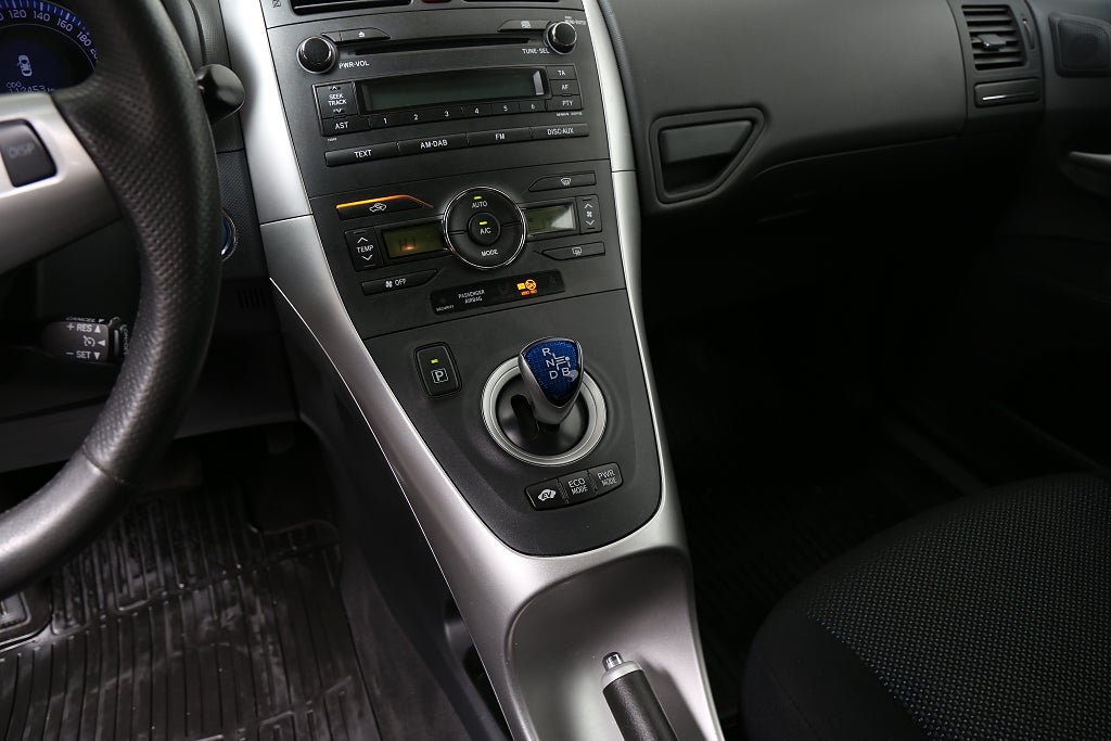 Toyota Auris 1,8 Hybrid e-CVT Plus 136hk Aut Motorvärmare 2011