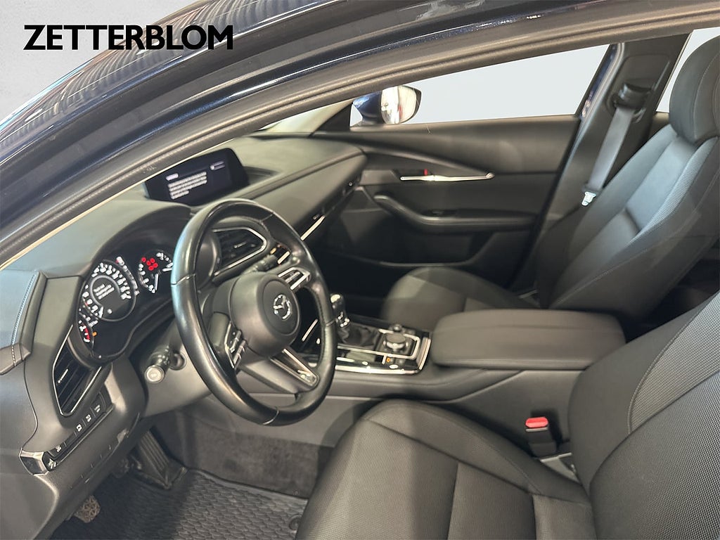 SUV Mazda CX-30 8 av 17