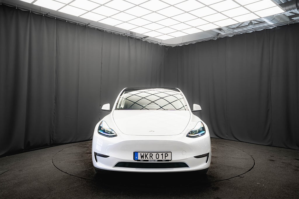 Tesla Model Y Standard Range RWD PANO LÄDER KAMERA 1-ÄGARE MOMS