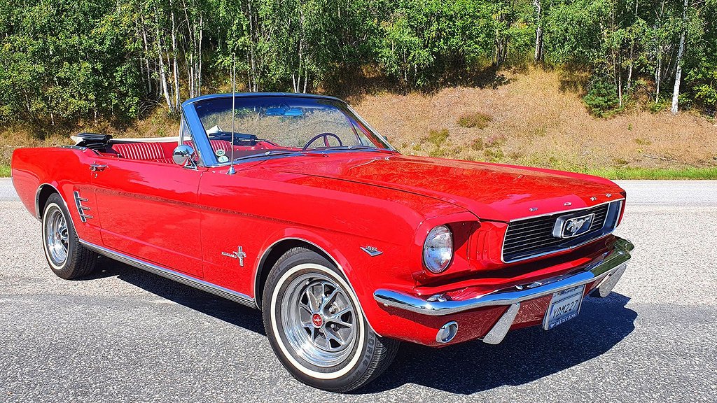 Mustangen anlände till Sverige 2016 och totalrenoverades. Foto: Bilweb Auctions