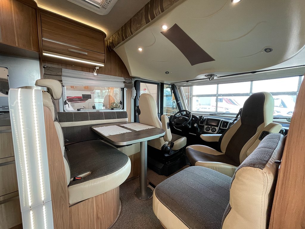 Pilote G 742 XLJ Explorateur /Hyd-stö/Solcell/ALDE/Automat180hk - Pilote