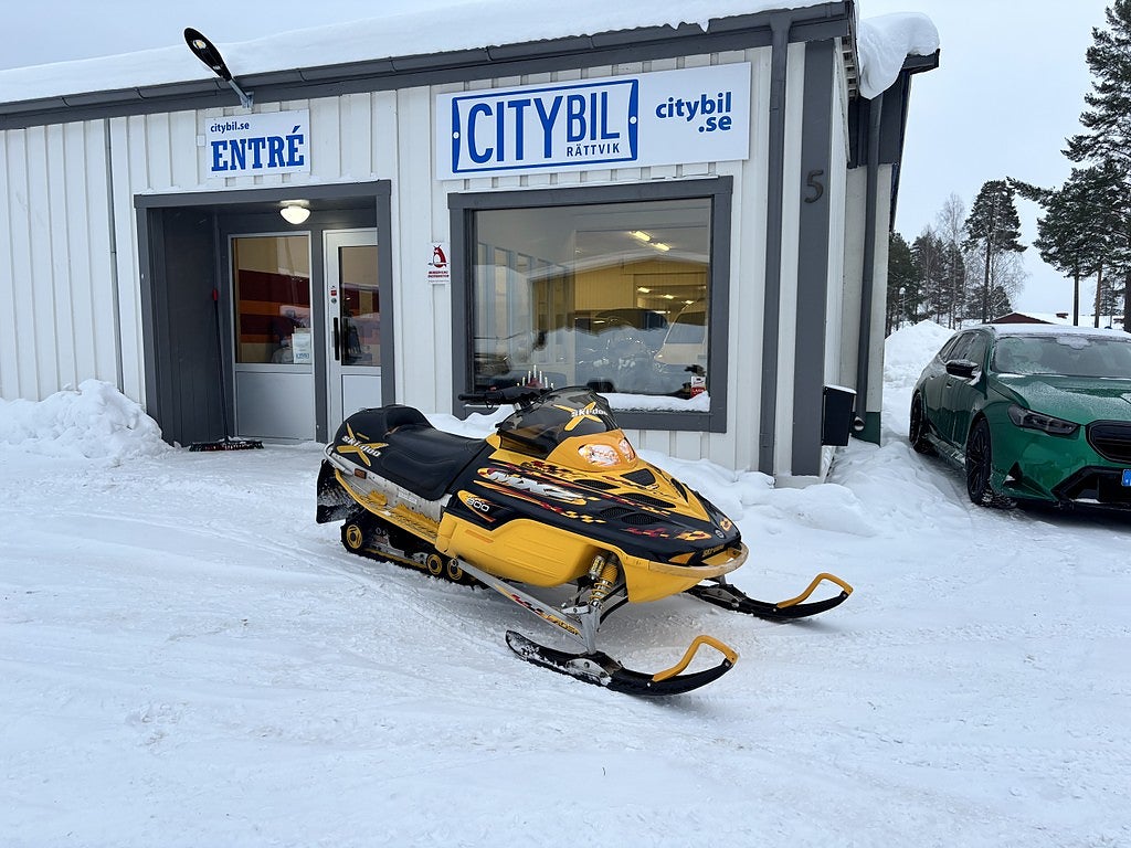 Ski-Doo MXZ 800 555MIL!