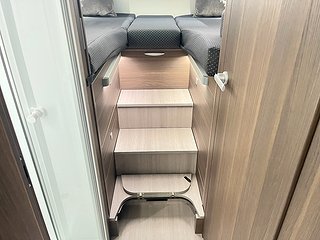 Husbil-halvintegrerad Adria MATRIX SUPREME 670 DL 20 av 28