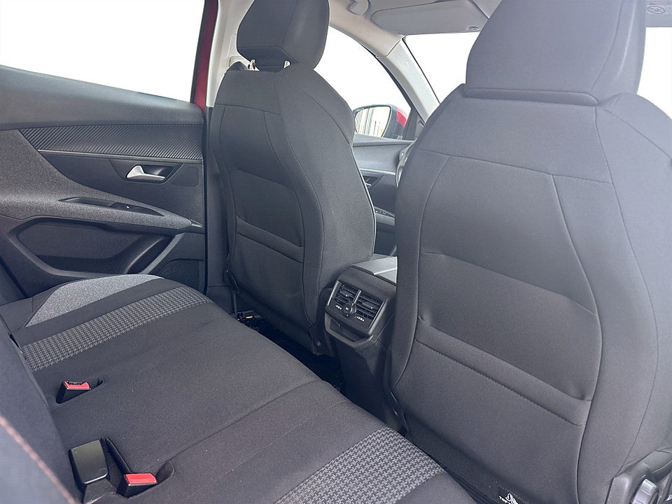 Bild på Peugeot 3008 Active Pack 1.2 PT 130hk Aut P-SENSORER NAVI