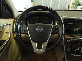 SUV Volvo XC60 12 av 19