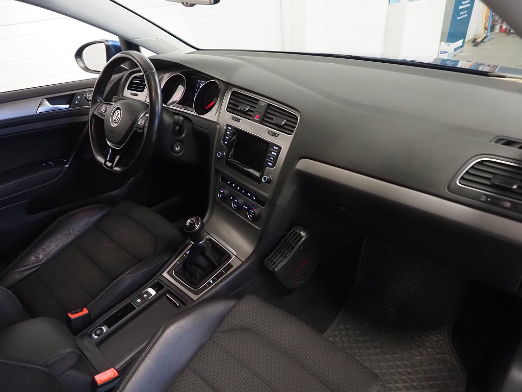 Volkswagen Golf Sportscombi 1.6 TDI 105hk |Dragkrok|Backkamera| 2014