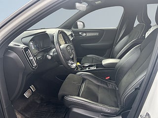 Volvo XC40 Recharge T4 R-Design Drag/360/HuD/SoV-Däck/Rattvärm – bild 7