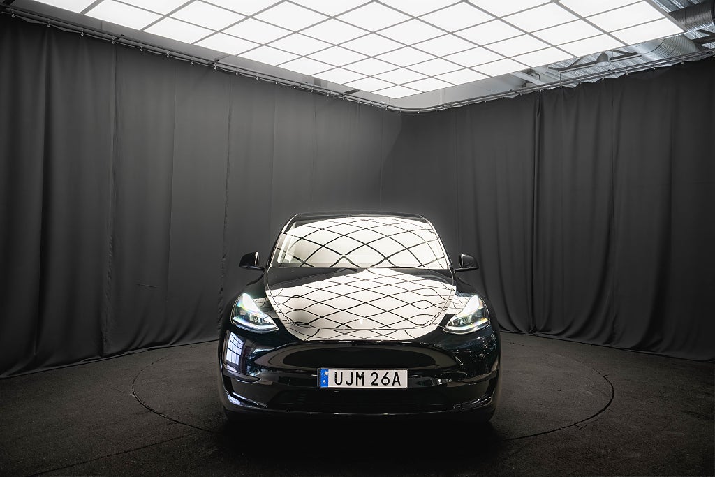 Tesla Model Y Standard Range DRAG PANO LÄDER 1 ÄGARE MOMS LEASBAR