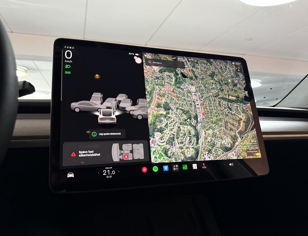 Tesla Model Y Long Range RWD Long Range VÄRMARE SKINN PANO SVENSKSÅLD