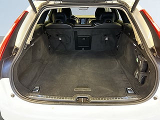 Volvo V90 D4 AWD Momentum Adv Kamera/Drakrok/SoV-Däck/Navi – bild 12
