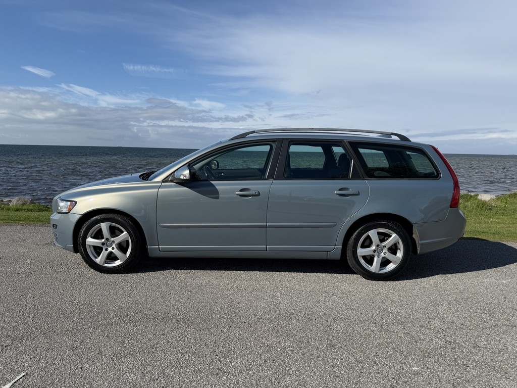 Volvo V50 1.8 Momentum 2010, bild 2/35
