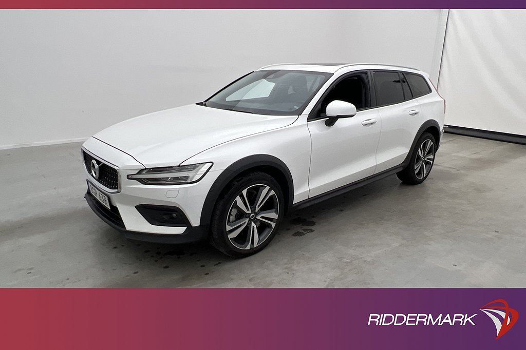 Volvo V60 Cross Country B4 AWD Pano H/K Skinn Kamera Drag