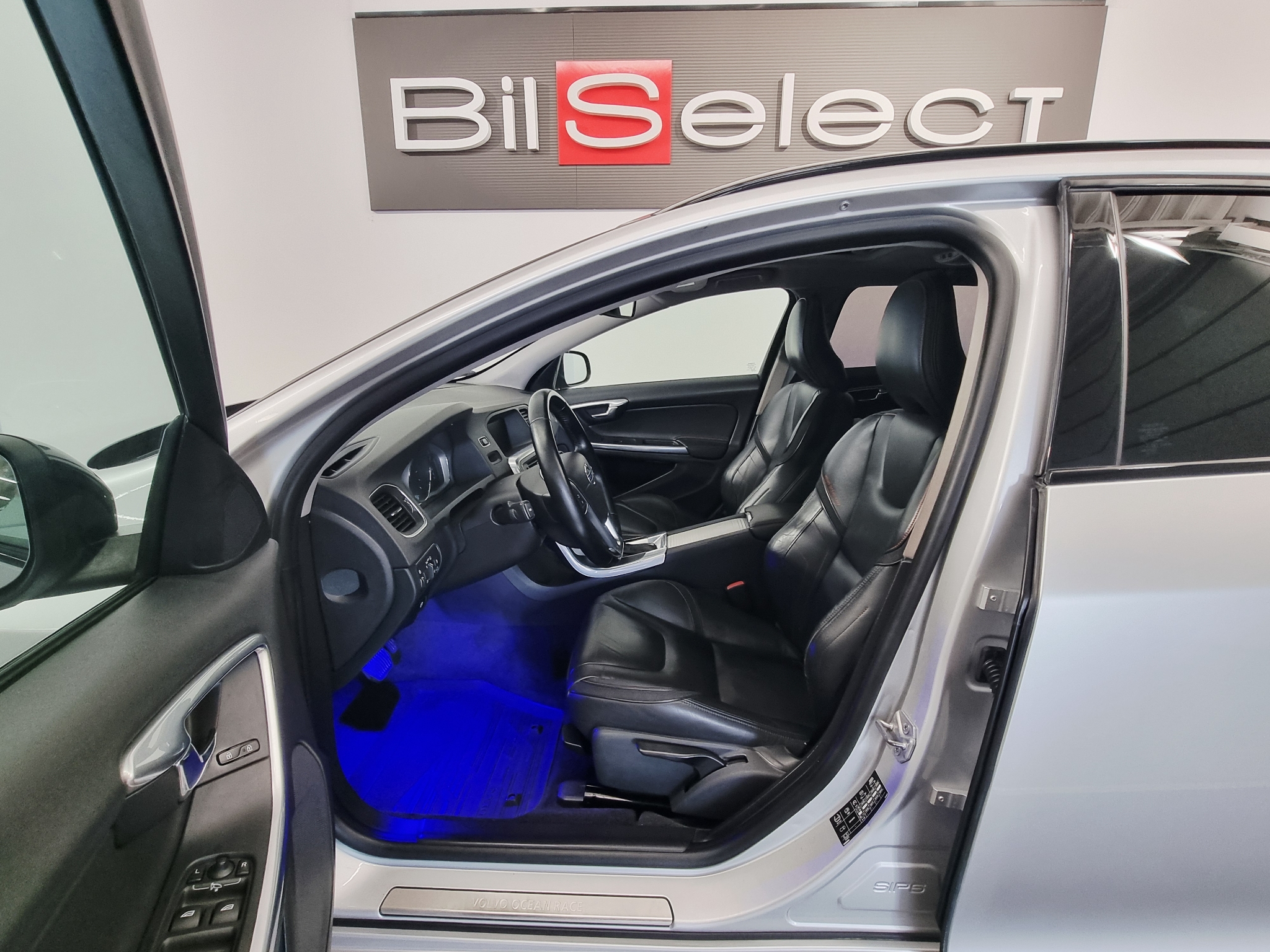 Volvo V60 D4 AWD Geartronic Ocean Race 2015, bild 5/52
