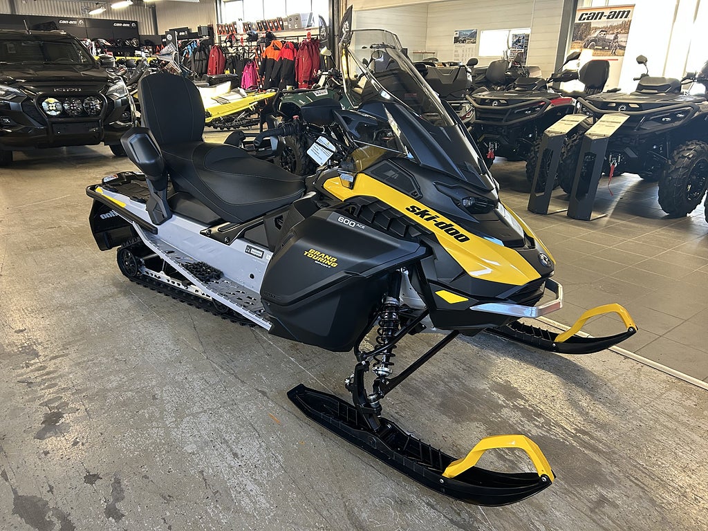 Ski-Doo Grand Touring Sport 600 ACE