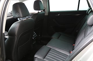Kombi Skoda Superb 23 av 27