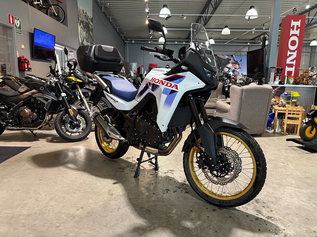 Honda XL750 Transalp #Endast 200 mil# 