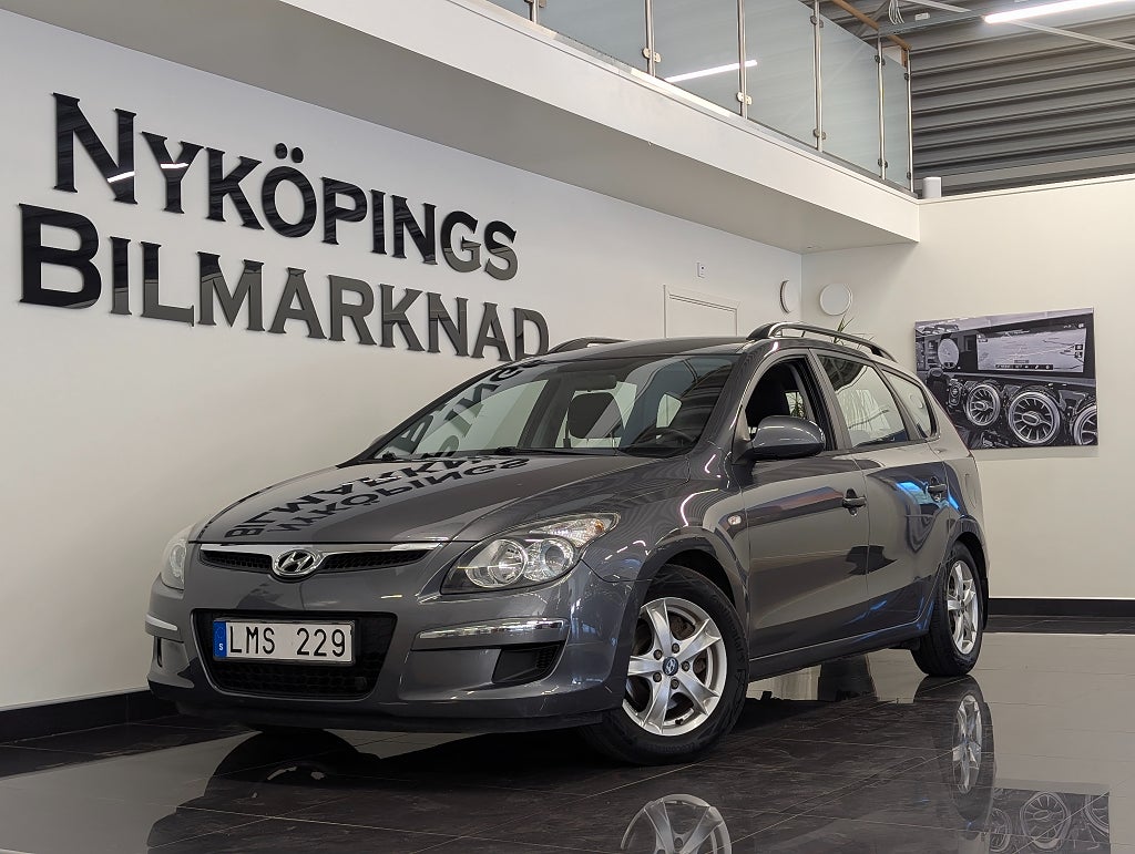 Hyundai i30 cw 1.4 109hk | Dragkrok | Vinterhjul ingår