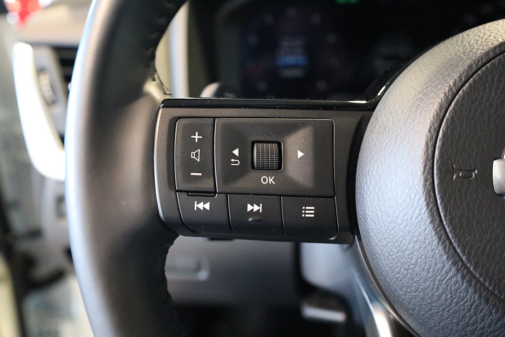 Nissan Qashqai 1.3 DIG-T XTRONIC-CVT N-Connecta Navi 360° Kamera Drag