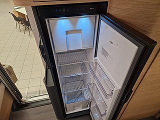 Husbil-halvintegrerad Adria MATRIX 670 SL 60Y 22 av 28