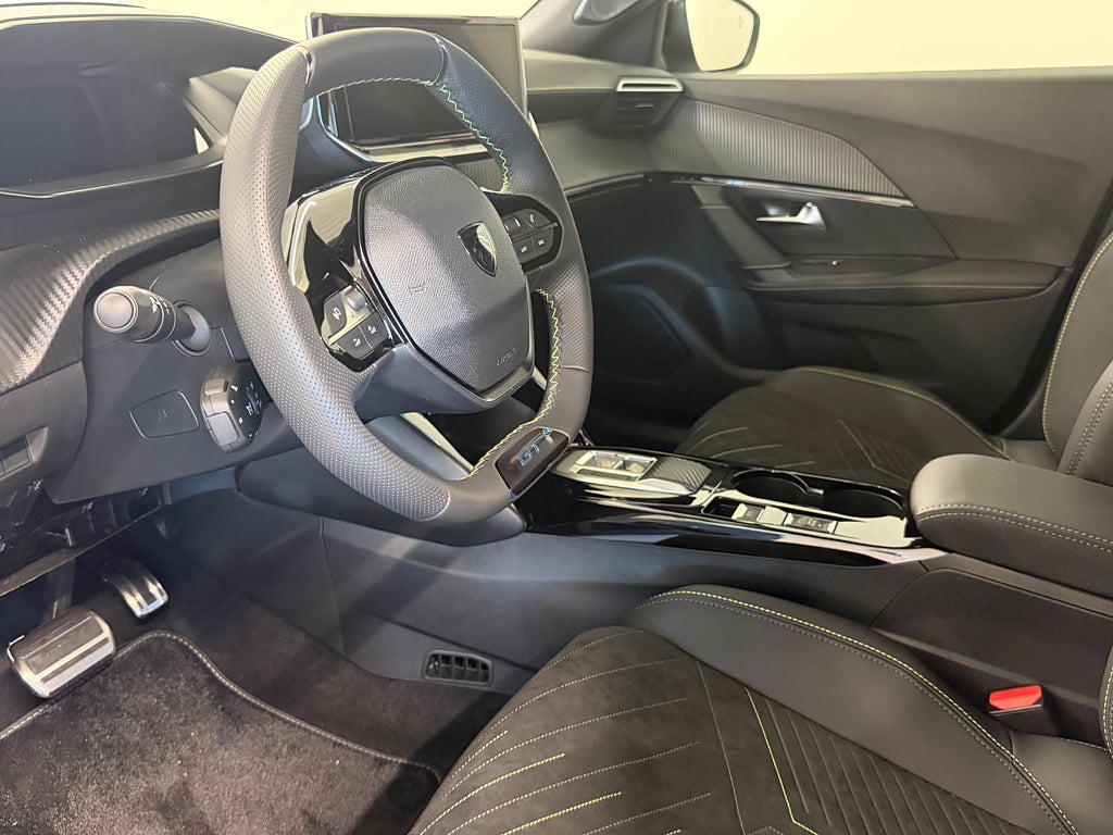Peugeot 2008 Hybrid 145 1.2 PureTech 145 e-DSC Euro 6 thumbnail