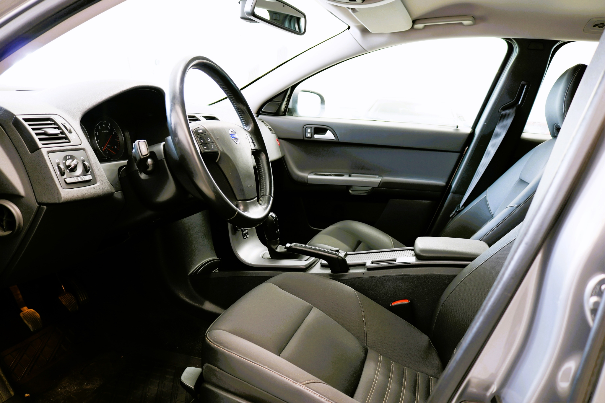 Volvo V50 1.8 Flexifuel Kinetic 125hk 2008, bild 6/37
