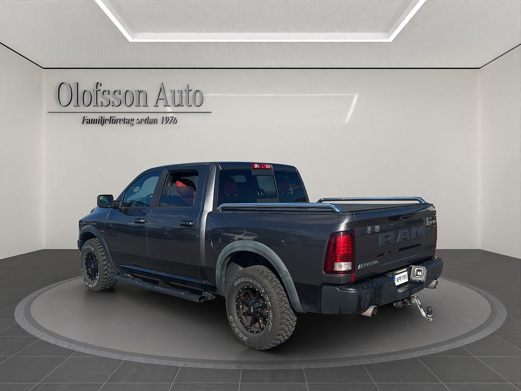 Dodge Ram 1500 Rebel 5,7 L Mkt fin o låga mil 4 X 4  394 hk - bild 3