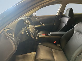 Lexus IS 250 2.5 V6 Mvärmare Kamkedja S&V-däck Farthållare – bild 7