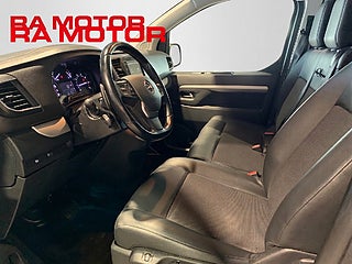 Transportbil - Skåp Opel Vivaro 10 av 21