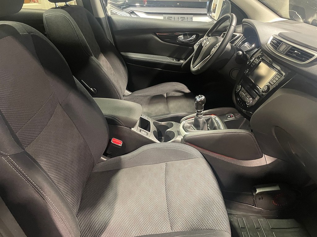 Nissan Qashqai 1.6 | 1 ägare | PANO | 360-kam | M&K värmare 2017