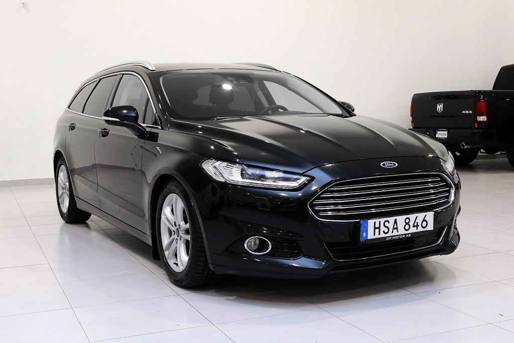 Ford Mondeo Kombi 2.0 TDCi Powershift Titanium / Nyservad / Drag  