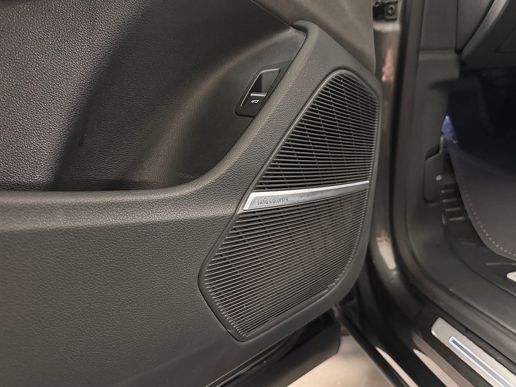 Audi Q8 2019 - miniatyr 13