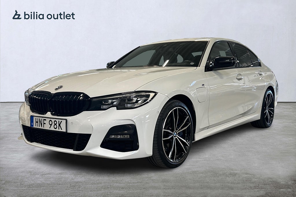 BMW 330e Sedan aut M Sport 292hk Drag Navi Carplay HiFi P-sensor