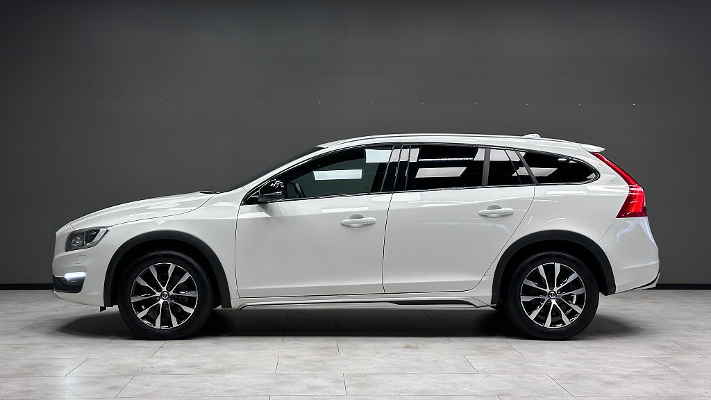 Volvo V60 Cross Country 2016 - miniatyr 4