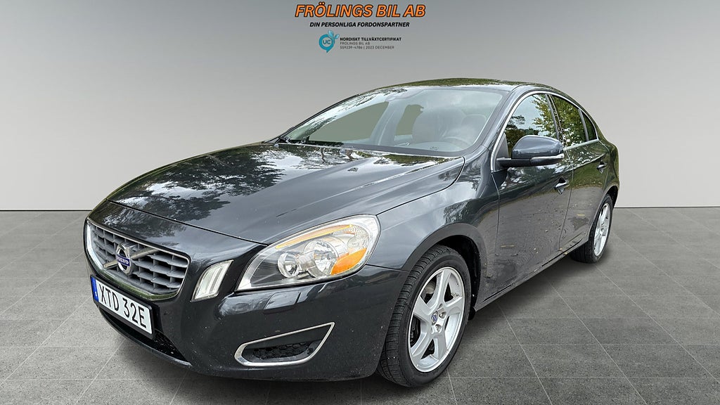 Volvo S60 T5 AWD SKINN TAKLUCKA NY KAMREM 