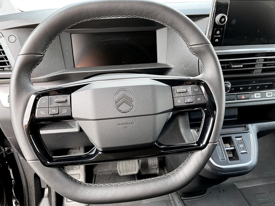 Bild på Citroën SpaceTourer ST PLUS 2.2 BHDi 180hk Aut B-KAMERA 9-SITS
