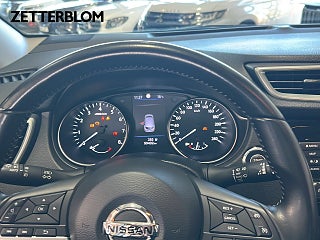 SUV Nissan Qashqai 11 av 17