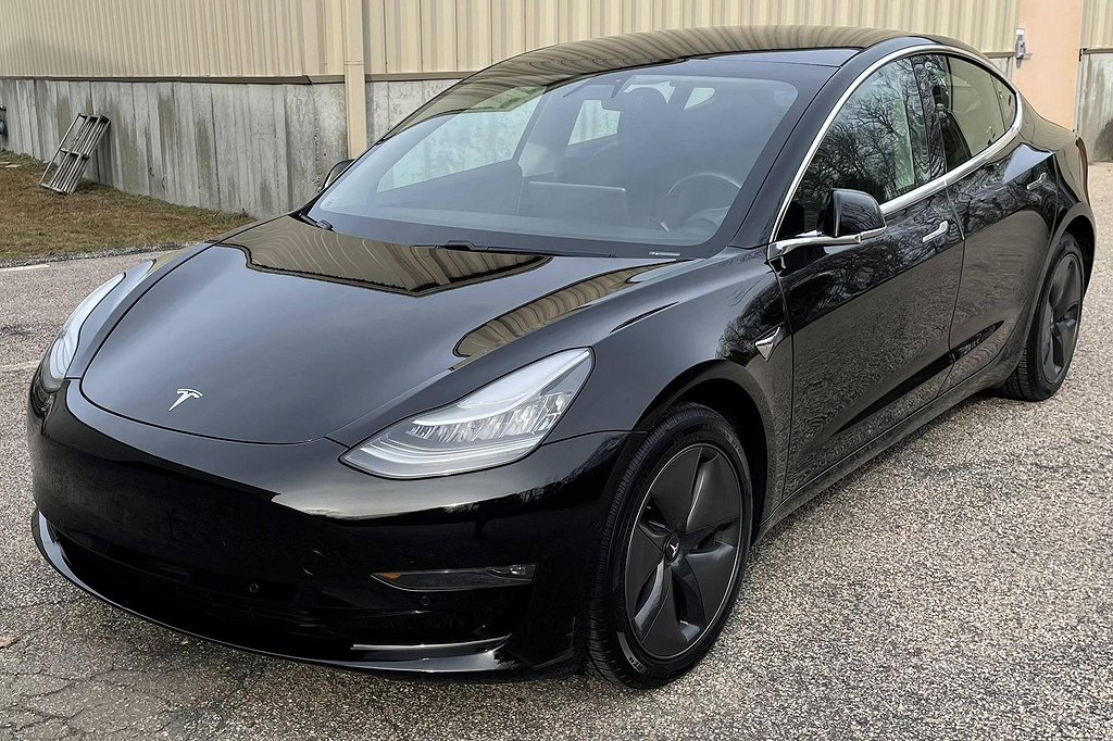 Tesla Model 3 Long Range AWD 440HK Full Utr / MOMSBIL