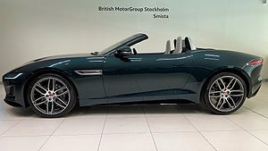 Jaguar F-Type P300 har en rak fyra på 300 hästkrafter.