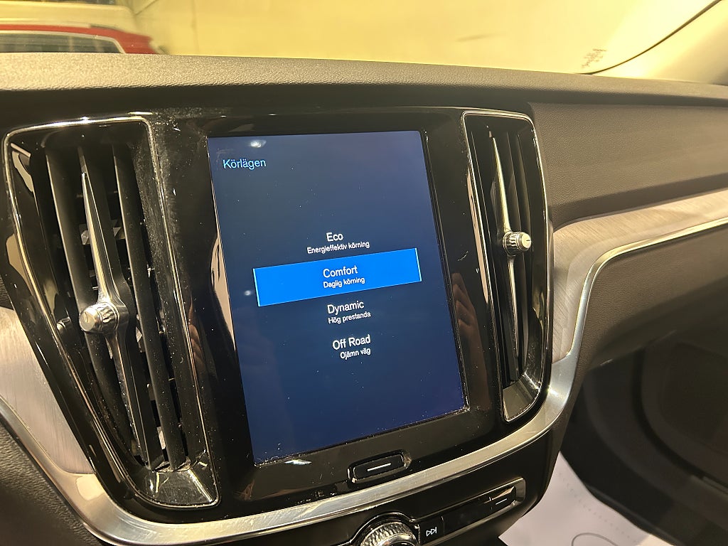 Volvo V60 Cross Country 2020 - miniatyr 13