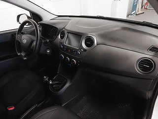 Halvkombi Hyundai i10 9 av 20