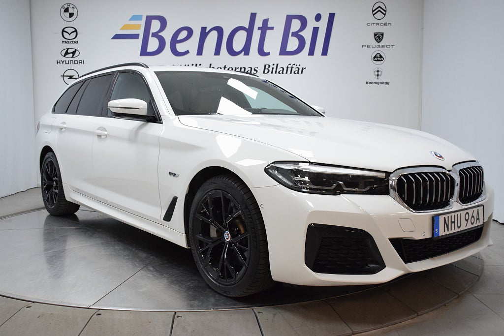 BMW 530e xDrive Touring M Sport | Dragkrok | 360kamera | 19"