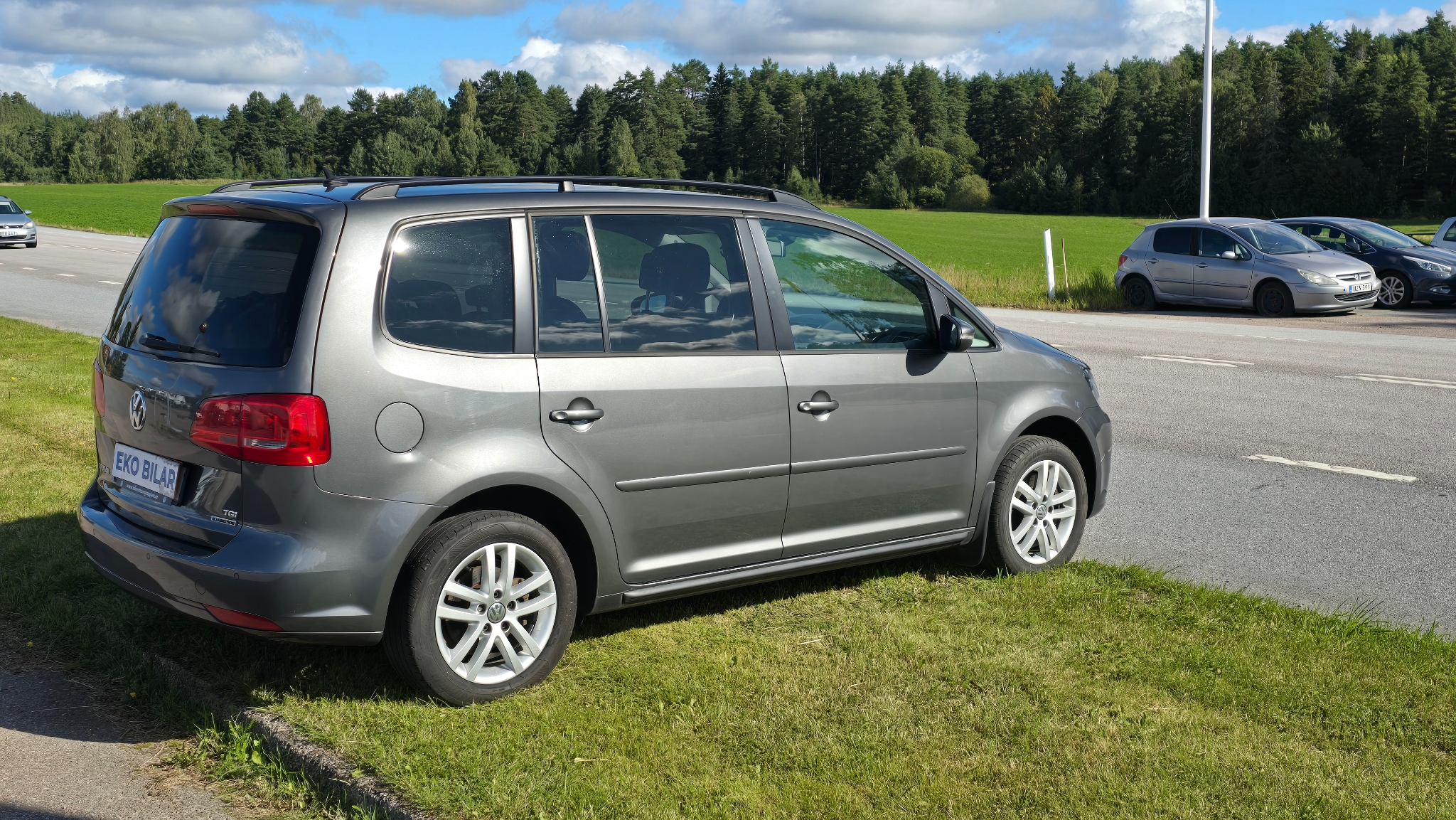Volkswagen Touran 2015, bild 3/36