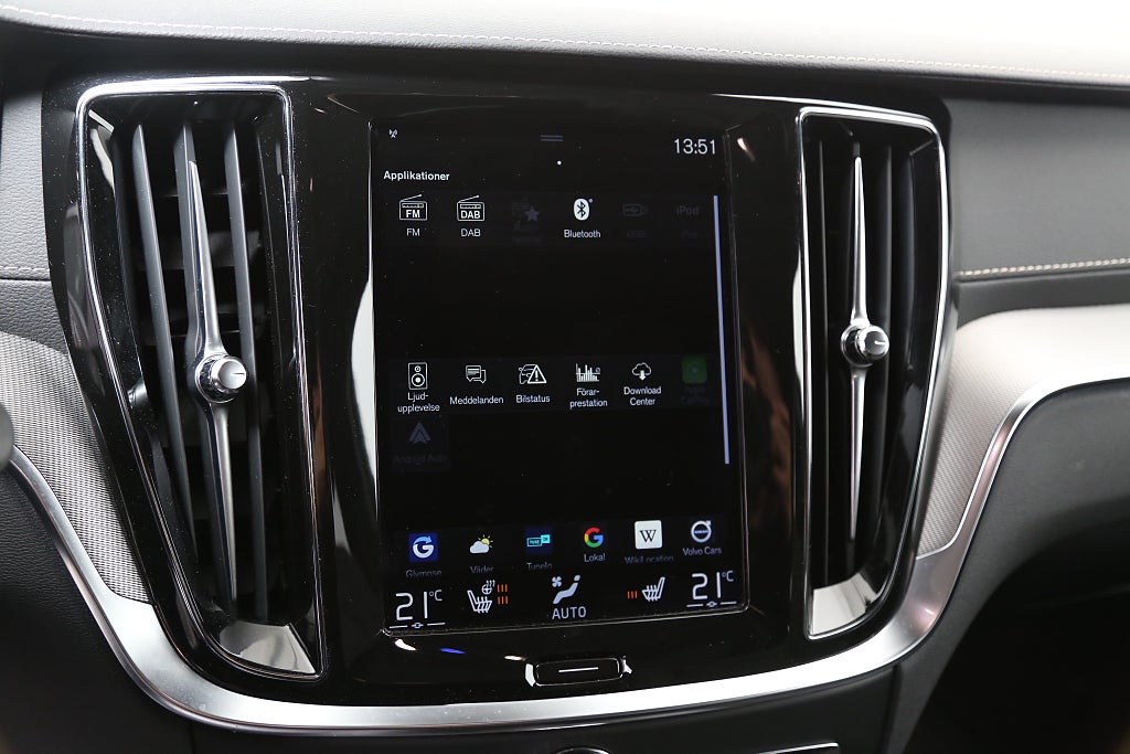 Volvo V60 Recharge T8 392hk R-Design Pro Edition III AWD B&W Pano