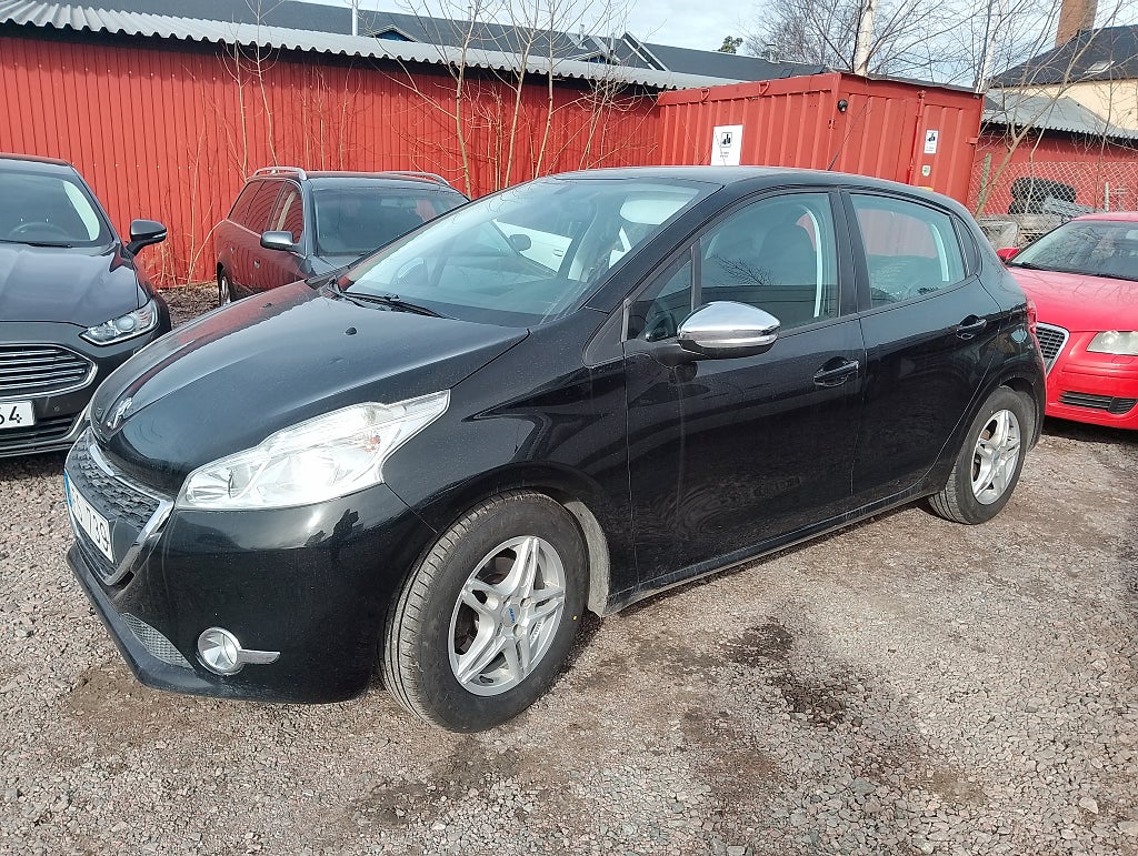 Peugeot 208 5-dörrar 1.2 VTi 82 Euro 5 Nybes En ägare