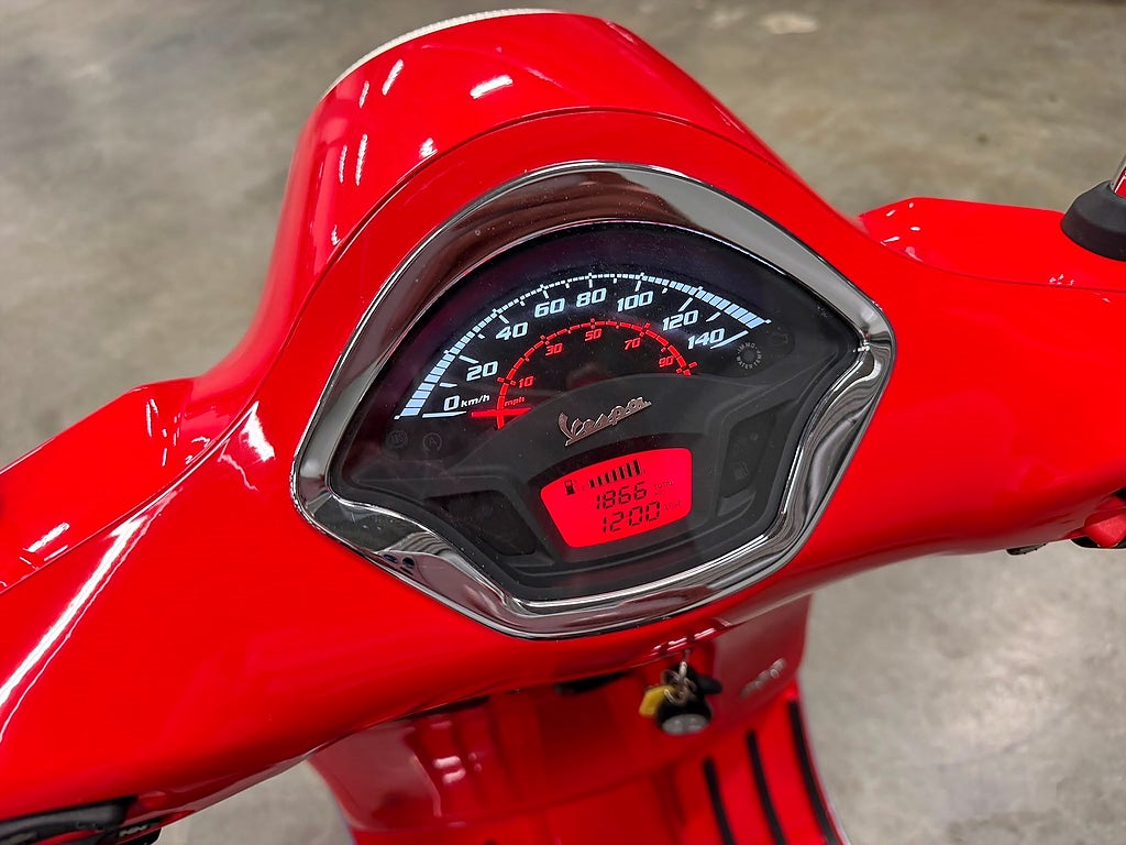 Vespa gts-300-e4 Piaggio Vespa GTS 300 Väska, Hållare, LÅG MIL, Topcas
