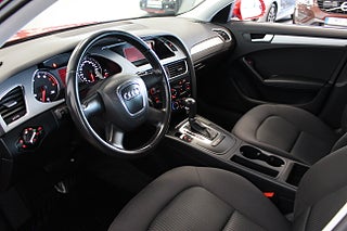 Sedan Audi A4 9 av 13