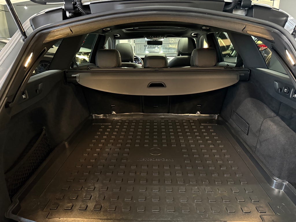 Mercedes-Benz E 220d 4MATIC AMG Glastak Värmare Burmester Sound - bild 12