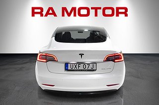 Sedan Tesla Model 3 10 av 27